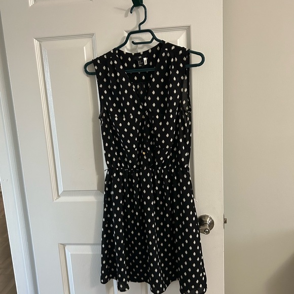 H&M Dresses & Skirts - Black polka dot dress